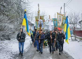 Війна зробила сиротами ще двох дітей: на Тернопільщині поховали Героя Олега Сагайдака