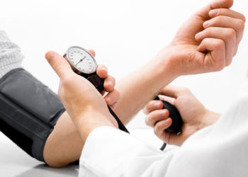 Стало відомо через яку розповсюджену хворобу чоловіків визнають непридатними до служби та виключають з військового обліку