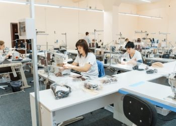 Знову “пасемо задніх”: чому Тернопільщина прийняла найменше релокованих  підприємств?