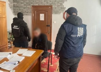 Наркотики, зброя та гроші: поліція Тернопільщини викрила злочину групу, яка “вела бізнес” в одній з колоній області