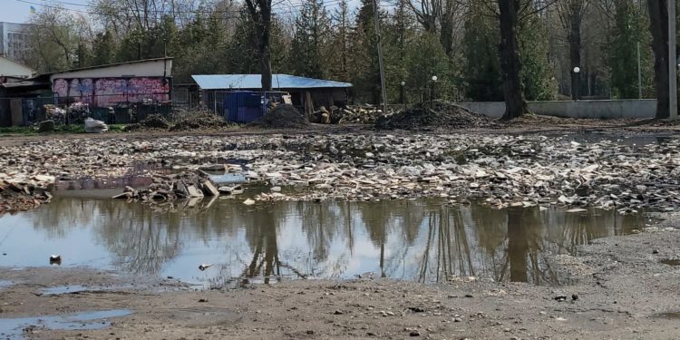 Хто несе відповідальність за нелегальне сміттєзвалище в центрі Тернополя?