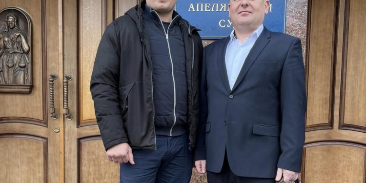 Тернопільський суд не побачив правопорушення у діях голови громади, який сам собі виписував премії за “виконану роботу”