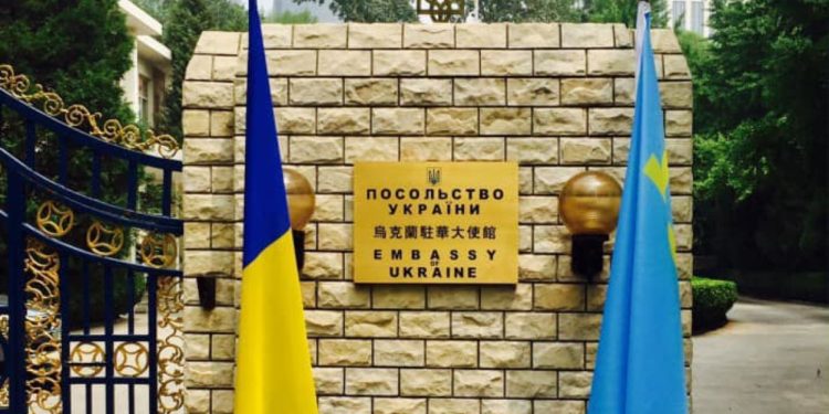 Тернополяни, які перебувають за кордоном, мають стати на військовий облік