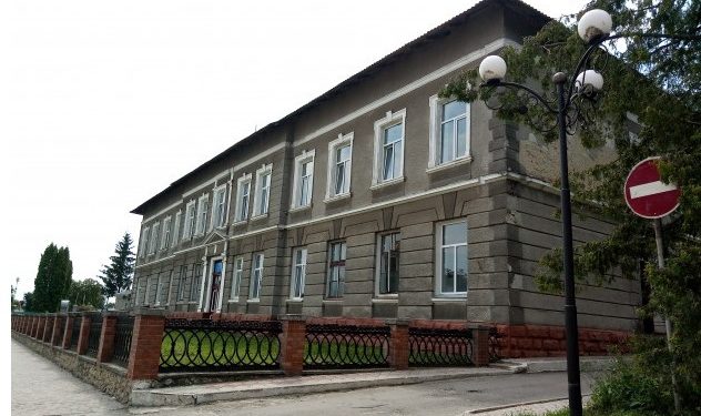 Три громади Теpнопiльщини протестують проти пpиєднання до кластерної лікарні