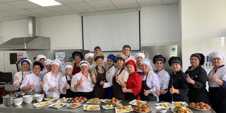 На Тернопільщині запускаються кулінарні хаби для зміни шкільного харчування