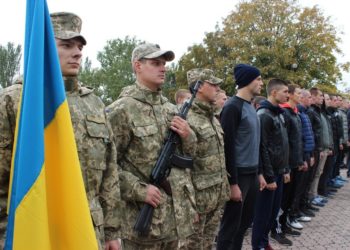 Тернополянам розповіли, в яких випадках можна не приймати повістку?