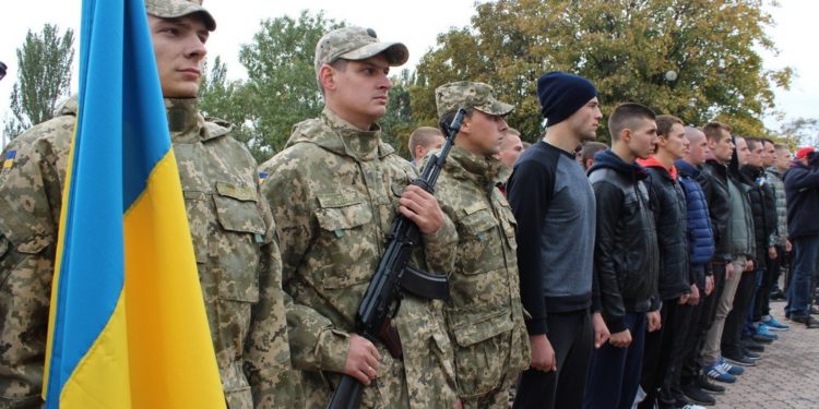 Тернополянам розповіли, в яких випадках можна не приймати повістку?