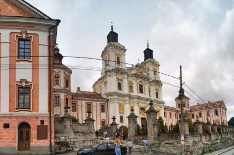 У місті на Тернопільщині міський голова та директор лікарні “побили горщики”