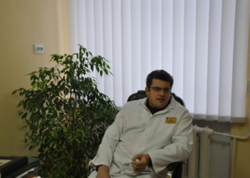 Понад сто працівників лікарні на Тернопільщині протестують проти повернення колишнього директора