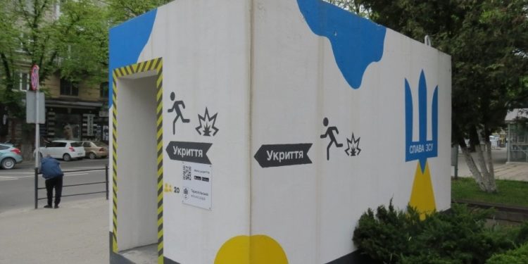 Міська рада Тернополя витратила майже 3 мільйони гривень на укриття, які вже через рік перетворилися на смітник: хто платитиме за ремонт?