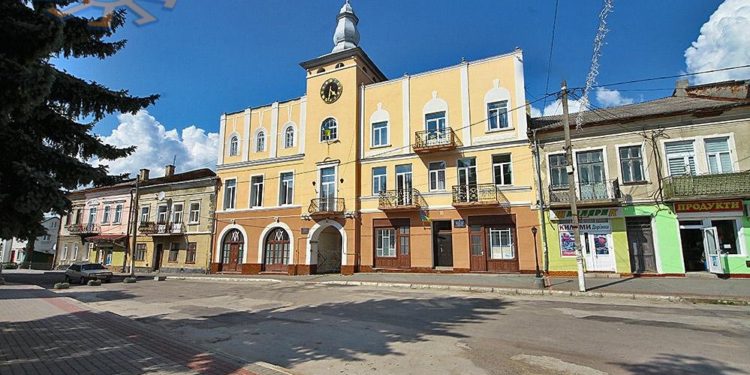 У Підгaйцях бруківку будe вклaдaти «потрібнa» мeрії фірмa?