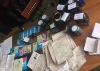 27-річний Тернополянин виробляв фальшиві довідки для нелегального виїзду чоловіків за кордон