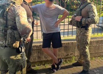 Двох заступників начальника Тернопільської ОВА затримали на хабарі