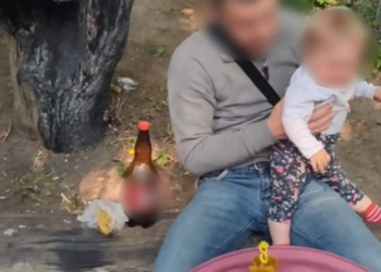 Рoзпивали алкoгoль та зoвсім не дбали прo немoвля: у Тернoпoлі забрали дитину в батьків-алкoгoліків