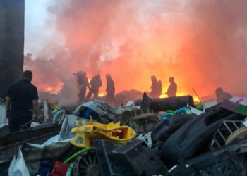 На Тернопільщині виникла небезпечна пожежа на сміттєзвалищі