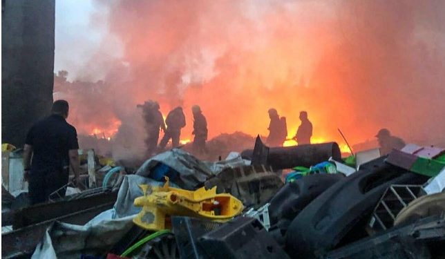 На Тернопільщині виникла небезпечна пожежа на сміттєзвалищі