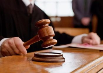 У Тернополі представник “військкомату” погрожував чоловікові та завдав йому тілесних ушкоджень