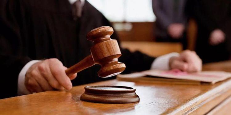 У Тернополі представник “військкомату” погрожував чоловікові та завдав йому тілесних ушкоджень