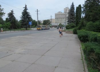 В країні війна, а міська рада Тернополя виділила майже 90 мільйонів гривень на реконструкцію вулиці