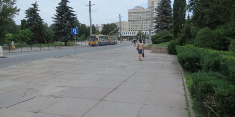 В країні війна, а міська рада Тернополя виділила майже 90 мільйонів гривень на реконструкцію вулиці