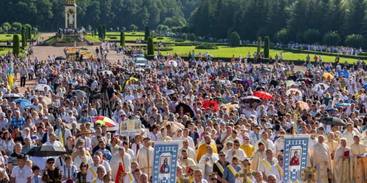 У Марійському духовному центрі «Зарваниця» на Тернопільщині відбулася традиційна всеукраїнська проща