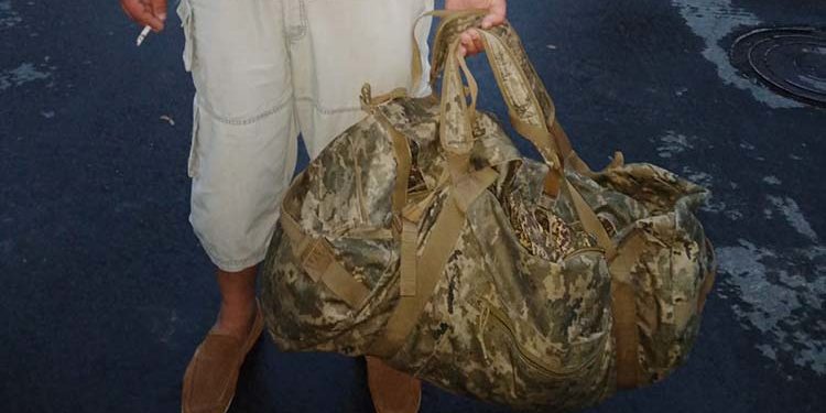 На Кременеччині викрили чоловіка, який хотів заробити на викраденій військовій формі