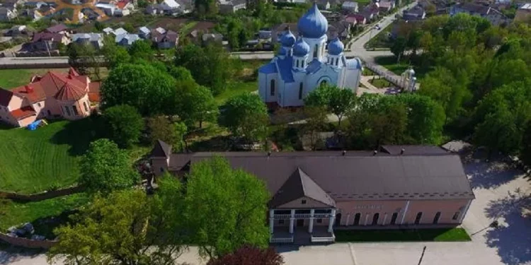 Містечко на Тернопільщині віддало майже 5 млн грн чоловікові чиновниці мерії