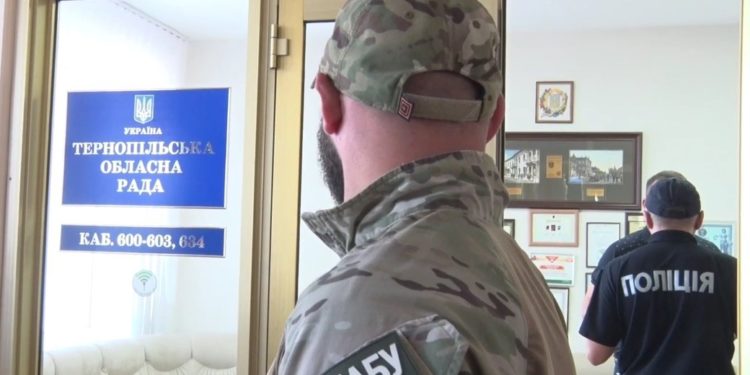 НАБУ клопотатиме, щоб Михайла Головка та заступників начальника ОВА відсторонили від посад