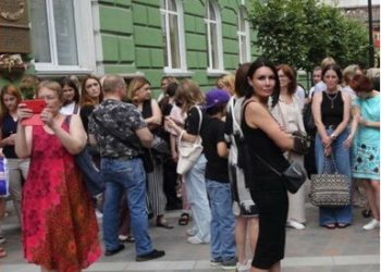 Тернопільська влада проігнорувала громадськість: міська рада руйнує історичну спадщину