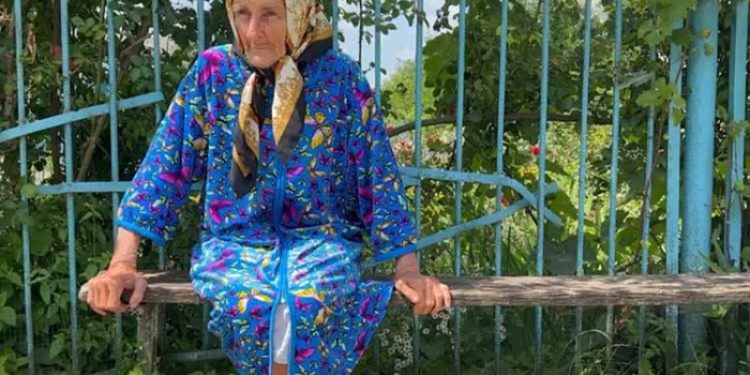 На Тернопільщині розшукали пенсіонерку, яка дві доби блукала полем