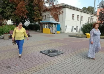 Міська рада Тернополя “осоромилася”: в центрі міста встановили монумент пам’яті з помилками у написі