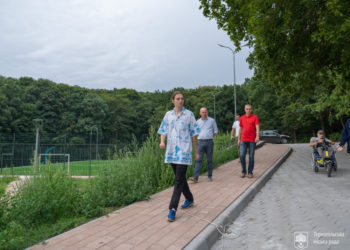 Тернополяни незадоволені реконструкцією Дальнього пляжу: влада не врахувала інтереси маломобільних жителів міста