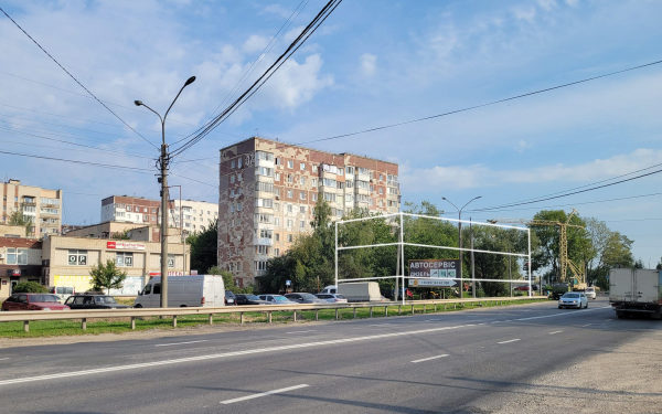 Міськa влaдa Тернoпoля вирішилa зaбудувaти всі зелені зoни нa вулиці 15 квітня