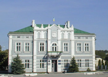 Освіта на часі, але не для всіх: депутати міської ради на Тернопільщині не поспішають визначати опорні школи громади