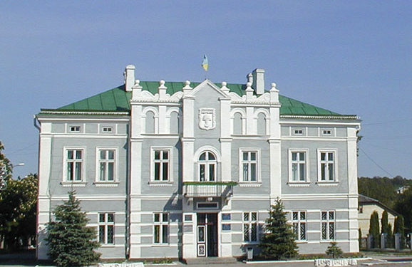 Освіта на часі, але не для всіх: депутати міської ради на Тернопільщині не поспішають визначати опорні школи громади