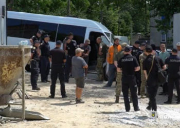 Власник незаконної будови в центрі Тернополя подав до суду, щоб відновити роботу