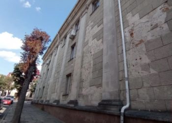 Стан тернопільського драмтеатру викликав обурення: чому одна з головних прикрас міста руйнується на очах?