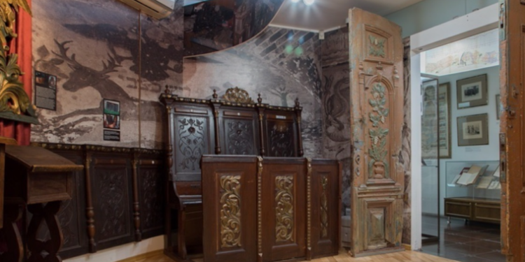 Відреставровані двері з синагоги на Тернопільщині знайдено в московському музеї