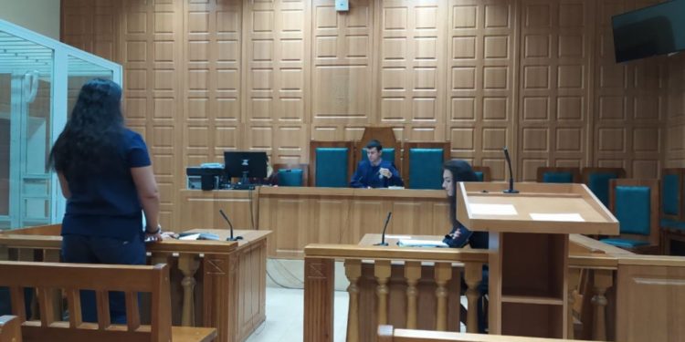 Почався судовий процес над викладачкою-хабарницею з Тернополя