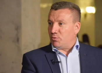 Громадський активіст з Тернополя вимагає в ТЦК виписати повістку ексмеру Роману Заставному