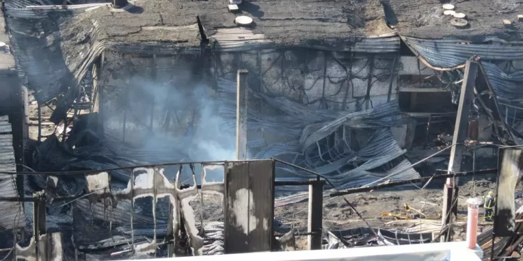 Чи змінювались показники якості повітря і чи безпечно у Тернополі після масштабної пожежі на підприємсті?