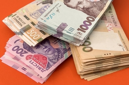 Обласна прокуратура довела в суді, що навчальні заклади Кременця обкрадали дітей