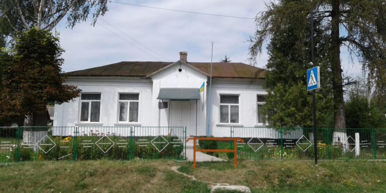 Голова громади на Тернопільщині закрив школу через помсту