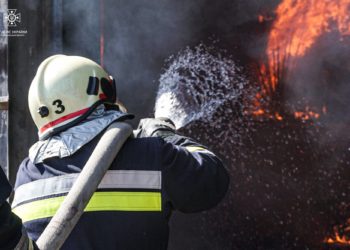 У Тернополі горів склад з олією