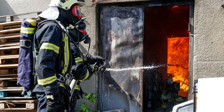 У Тернополі горів склад з олією
