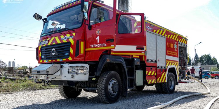 У Тернополі горів склад з олією