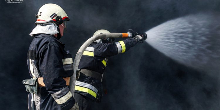 У Тернополі горів склад з олією