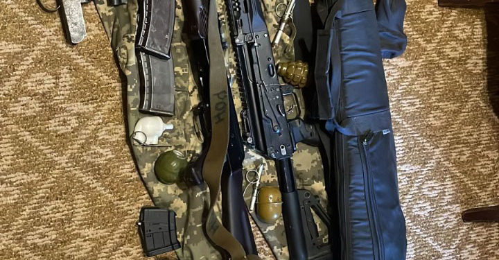 Поліція Тернопільщини викрила масштабну схему торгівлі зброєю