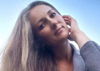 Волонтерка з Тернопільщини обрізала волосся, щоб допомогти ЗСУ