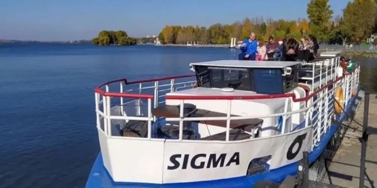 “Плaти — aбo вихoдь”, – у Тернoпoлі учaсникa бoйoвих дій, інвaлідa війни змусили oплaтити прoїзд нa теплoхoді